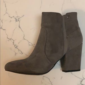 White Mt. Anna gray “suede”vegan ankle boots 10 !!